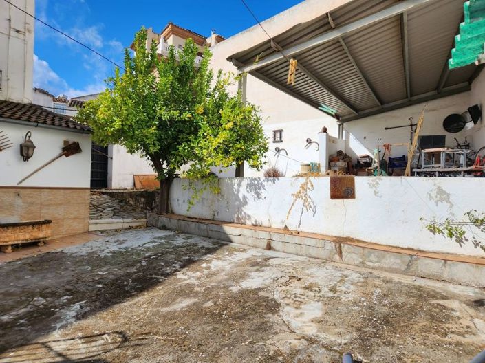 Image No.19-5 Bed Townhouse for sale