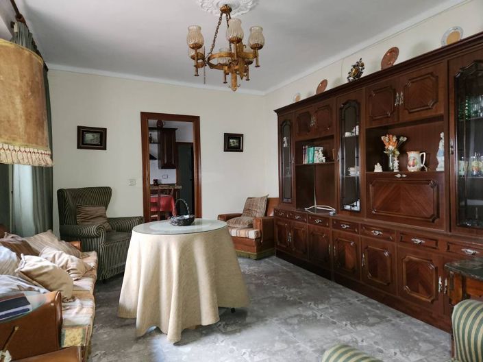 Image No.6-5 Bed Townhouse for sale