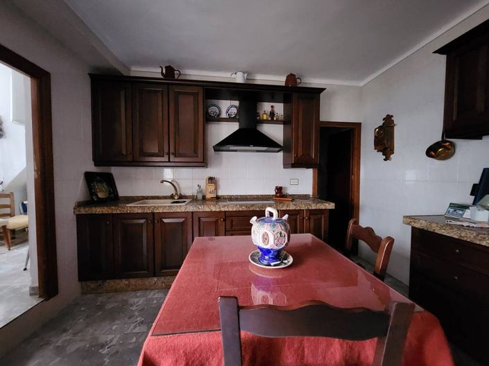 Image No.7-5 Bed Townhouse for sale