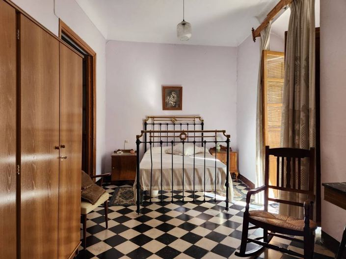 Image No.8-5 Bed Townhouse for sale