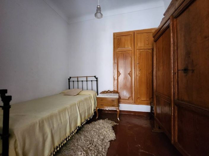 Image No.9-5 Bed Townhouse for sale