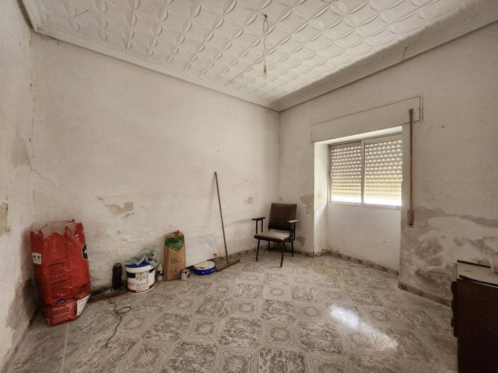 Image No.18-5 Bed Townhouse for sale