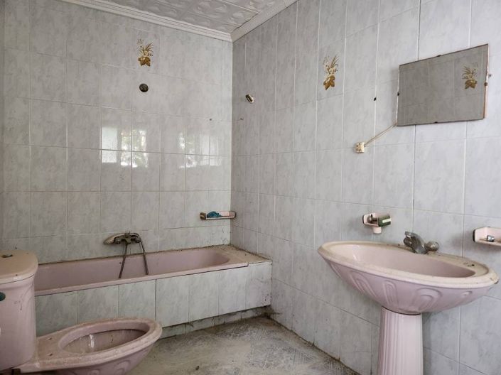 Image No.19-5 Bed Townhouse for sale