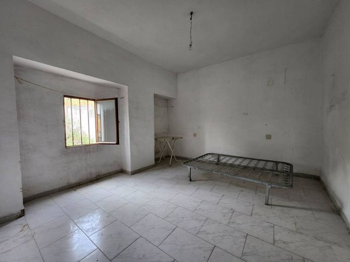 Image No.6-5 Bed Townhouse for sale