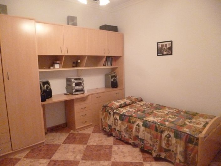 Image No.6-5 Bed Property for sale