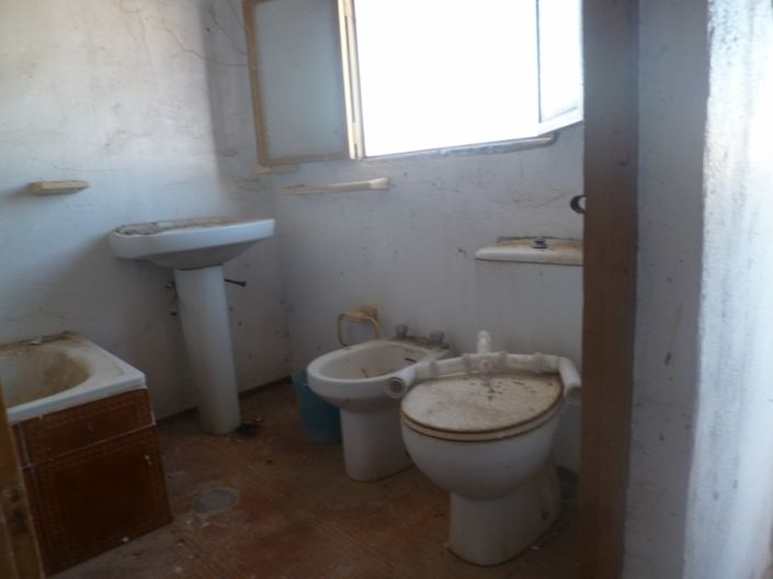 Image No.6-2 Bed Townhouse for sale