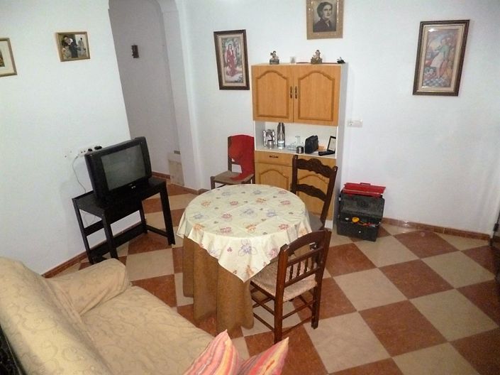 Image No.12-2 Bed Townhouse for sale