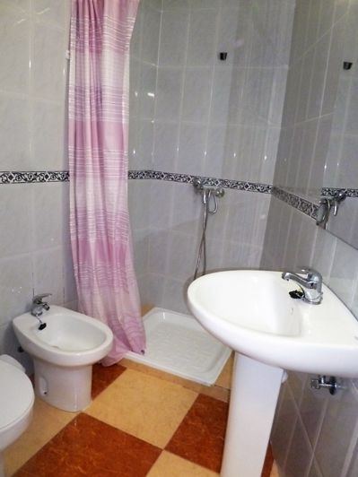 Image No.9-2 Bed Townhouse for sale