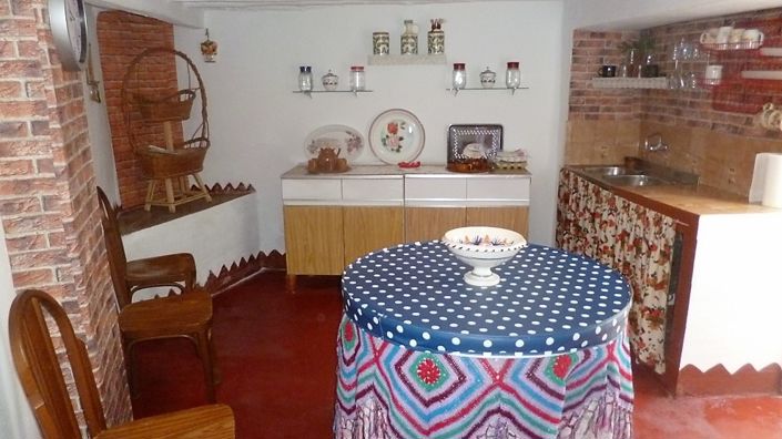 Image No.23-5 Bed Townhouse for sale