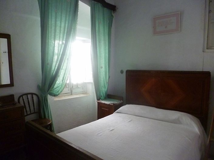 Image No.14-6 Bed Townhouse for sale