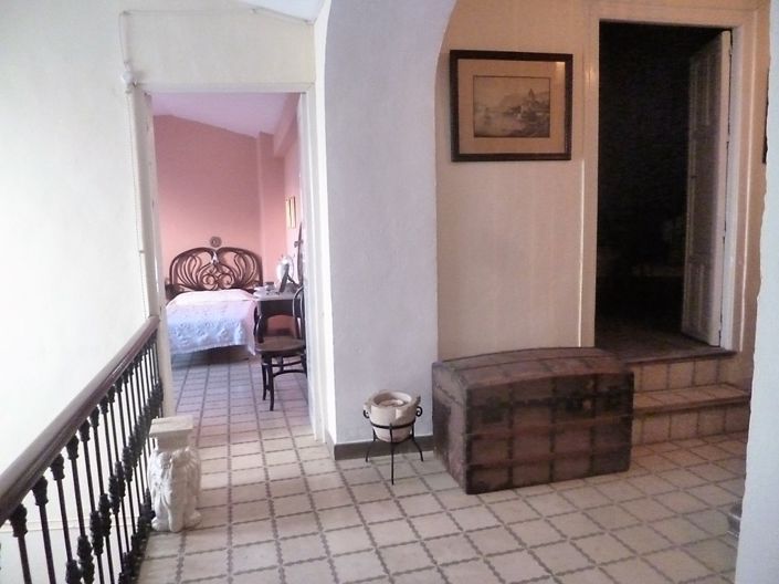 Image No.7-6 Bed Townhouse for sale