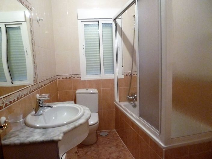 Image No.9-5 Bed Property for sale