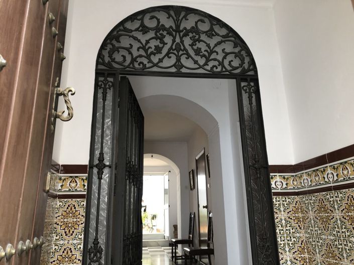 Image No.20-6 Bed Townhouse for sale