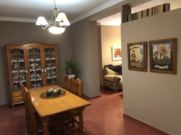 Image No.19-6 Bed Townhouse for sale