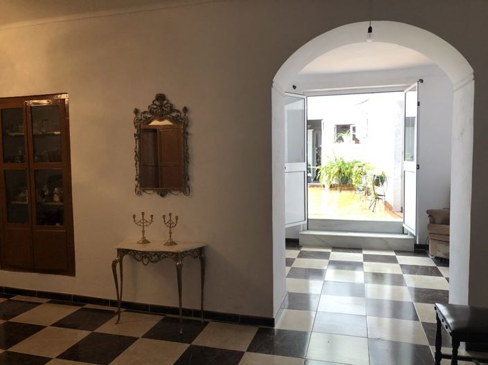 Image No.40-6 Bed Townhouse for sale