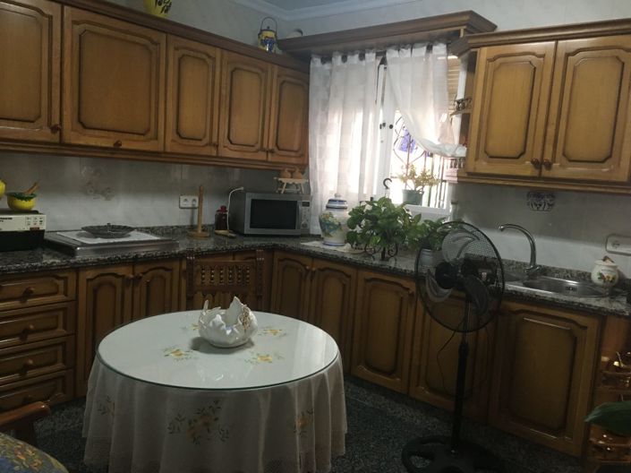 Image No.6-3 Bed Property for sale