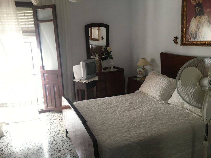 Image No.8-3 Bed Property for sale