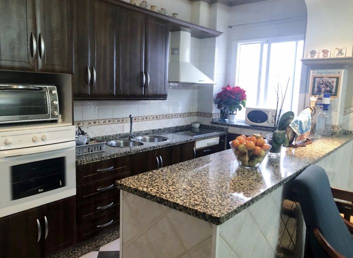 Image No.11-4 Bed Property for sale