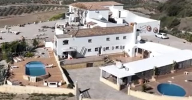 Image No.1-10 Bed Country House for sale