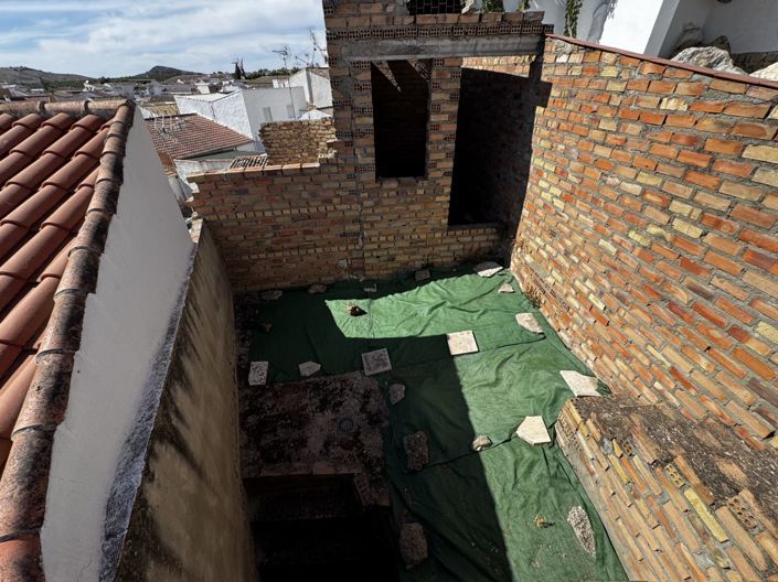 Image No.9-2 Bed Land for sale