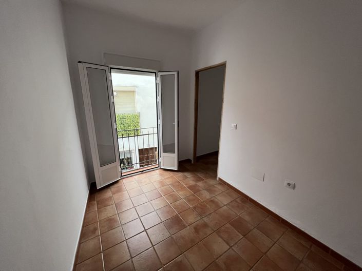 Image No.5-Townhouse for sale