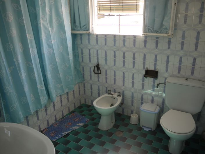 Image No.12-3 Bed Property for sale