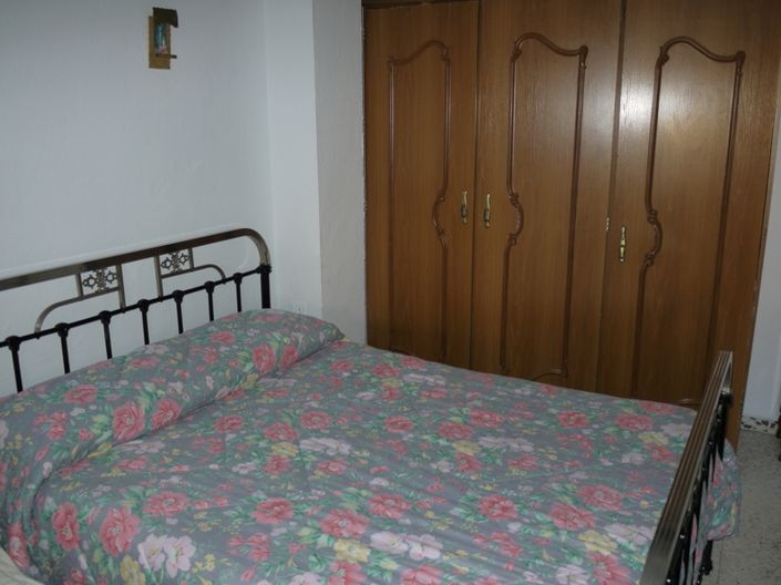 Image No.13-3 Bed Property for sale