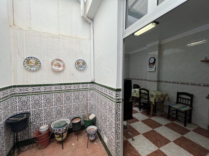 Image No.12-3 Bed Townhouse for sale