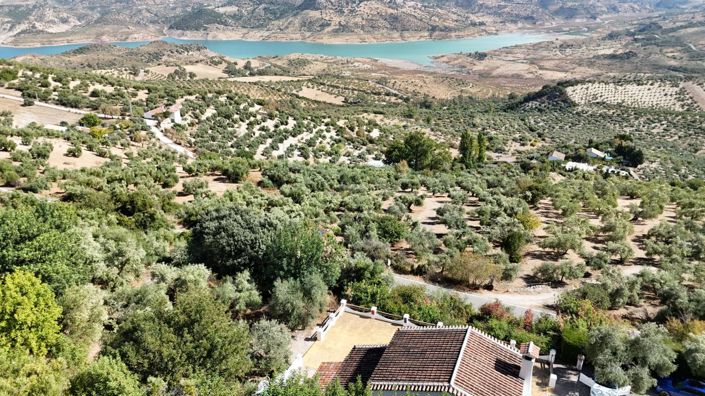 Image No.13-3 Bed Property for sale