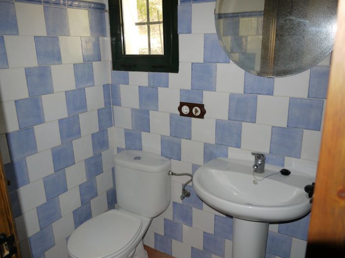 Image No.48-3 Bed Property for sale