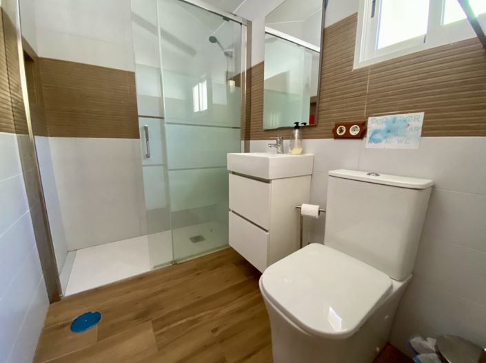 Image No.20-3 Bed Property for sale