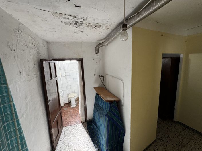 Image No.14-2 Bed Townhouse for sale