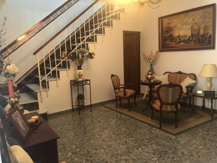 Image No.18-4 Bed Townhouse for sale