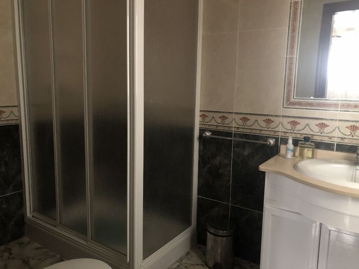 Image No.8-4 Bed Property for sale