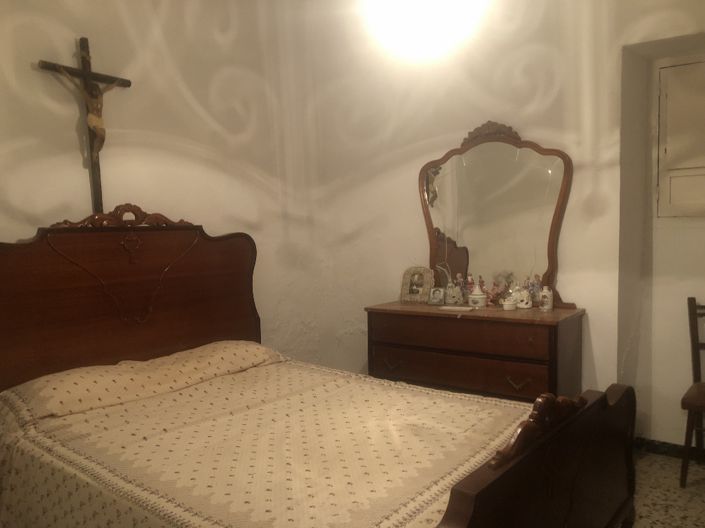 Image No.24-4 Bed Property for sale