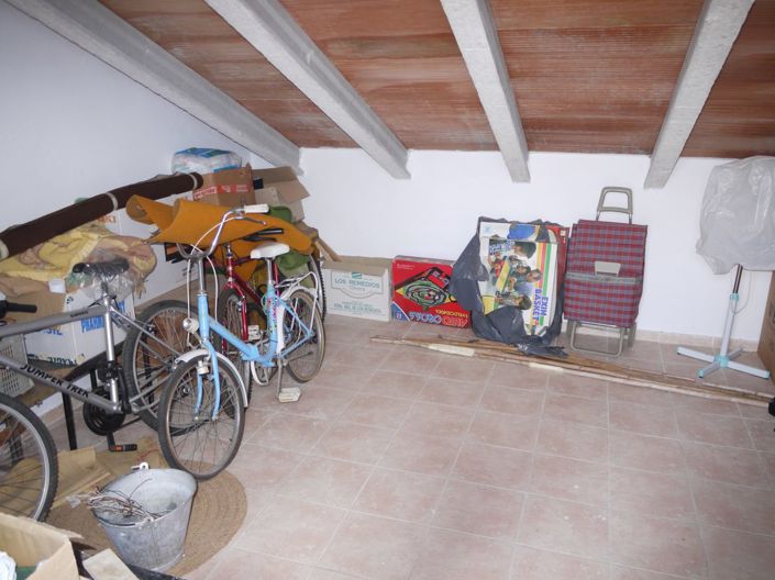 Image No.24-6 Bed Townhouse for sale