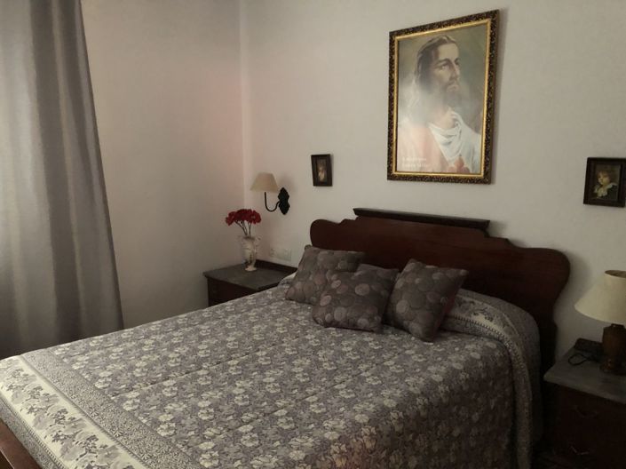 Image No.25-7 Bed House for sale