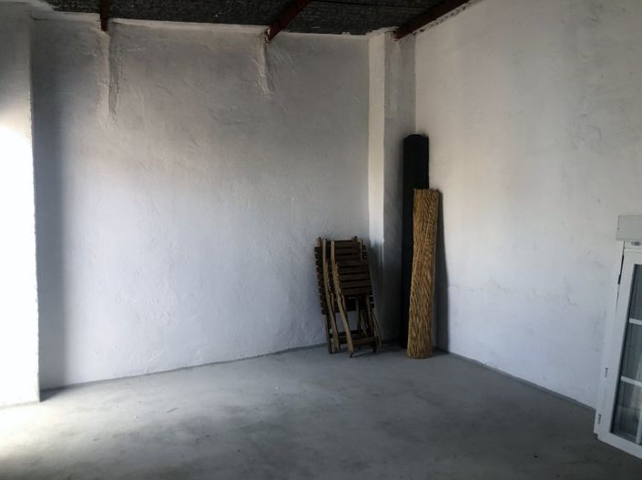 Image No.21-2 Bed Property for sale