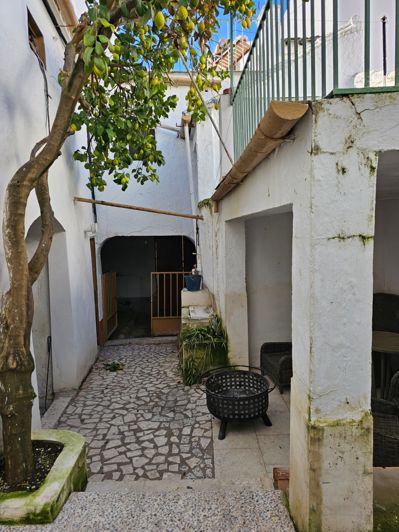 Image No.3-3 Bed Property for sale