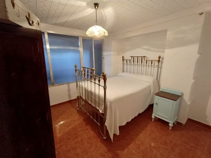 Image No.5-3 Bed Property for sale