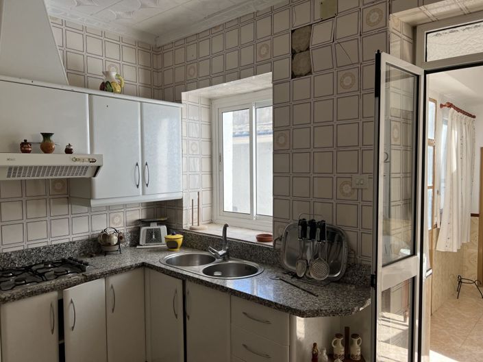 Image No.10-6 Bed House for sale