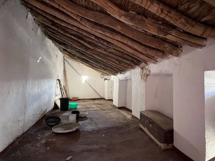 Image No.12-6 Bed House for sale