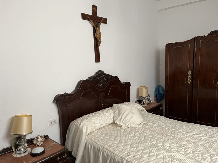 Image No.13-6 Bed House for sale