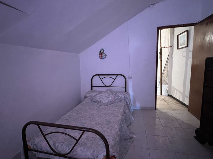 Image No.14-6 Bed House for sale