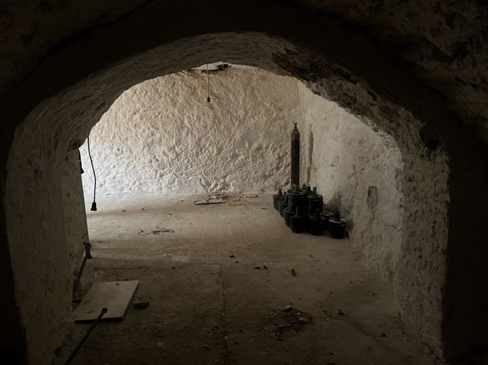 Image No.18-6 Bed House for sale