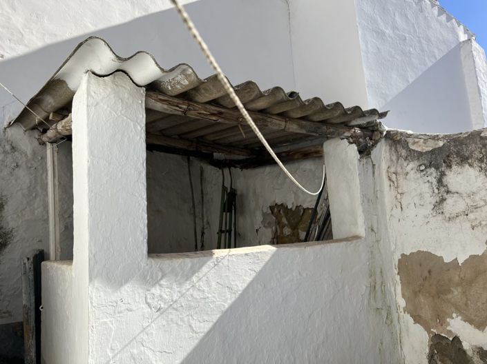 Image No.19-6 Bed House for sale