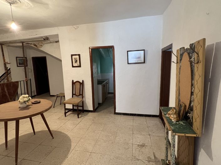 Image No.23-6 Bed House for sale