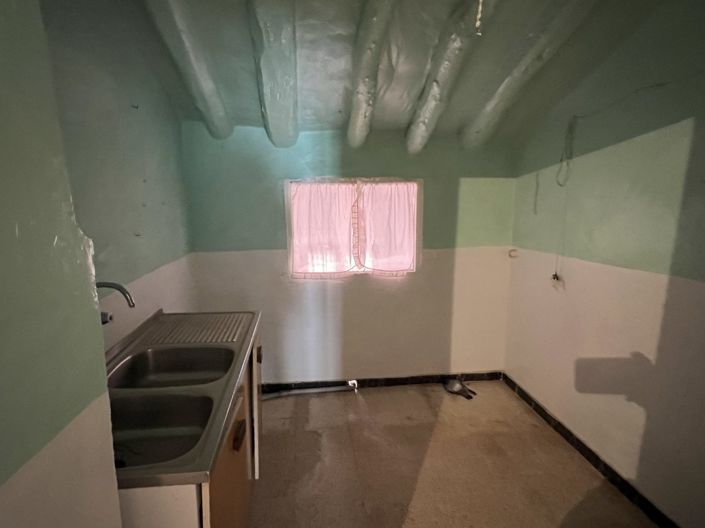 Image No.26-6 Bed House for sale