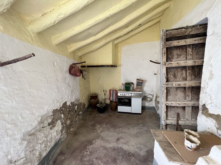 Image No.3-6 Bed House for sale