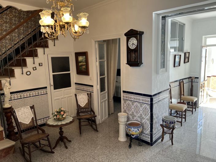 Image No.34-6 Bed House for sale